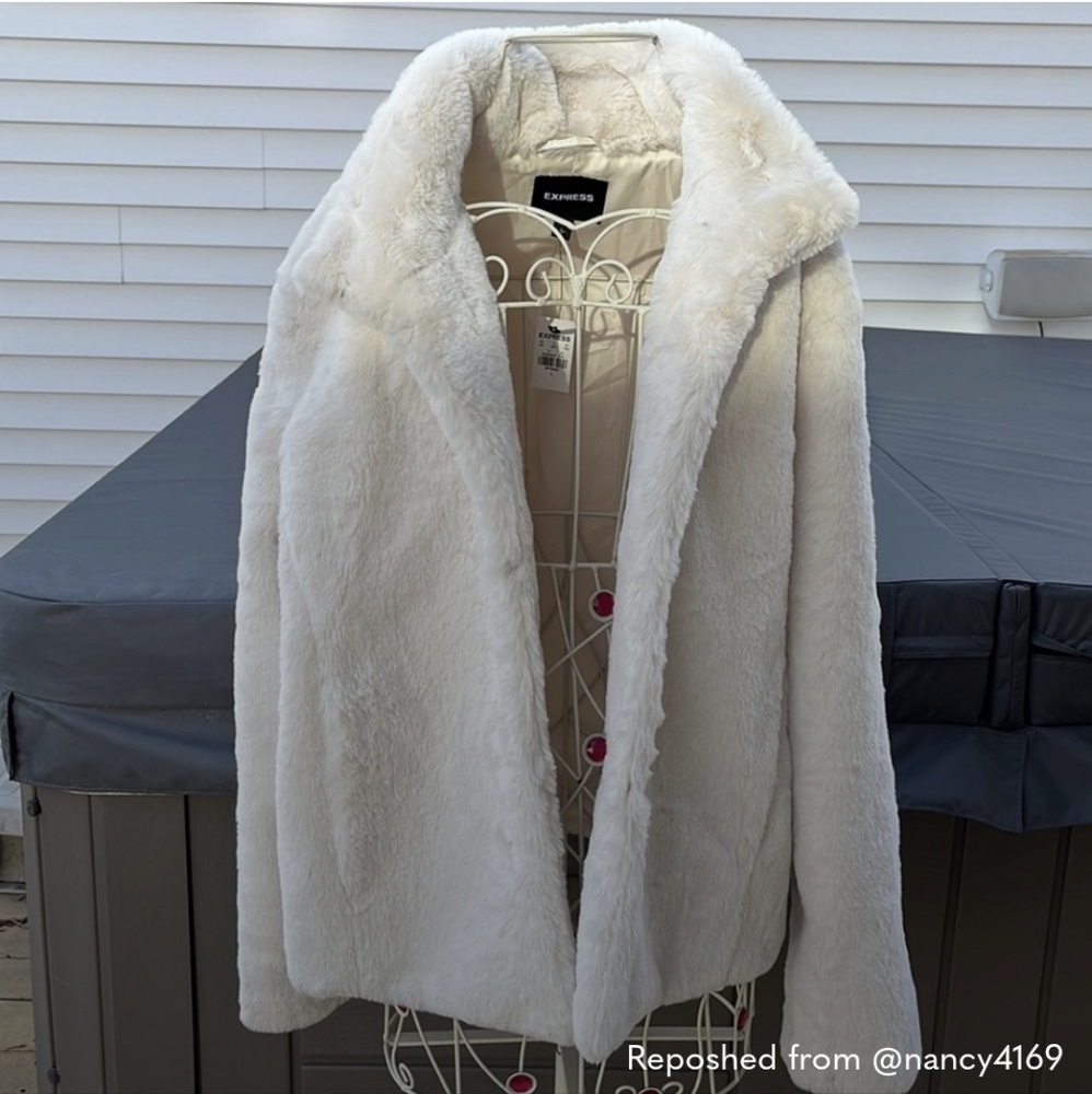 Express Cream Faux Fur Ski/Snow Jacket